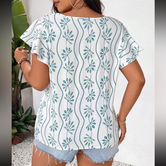 Plus - Blouse Short Sleeve - 2X - Picture 3 of 4